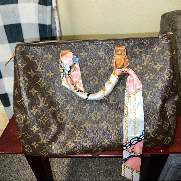 Authentic Louis Vuitton bag - Picture 2 of 12